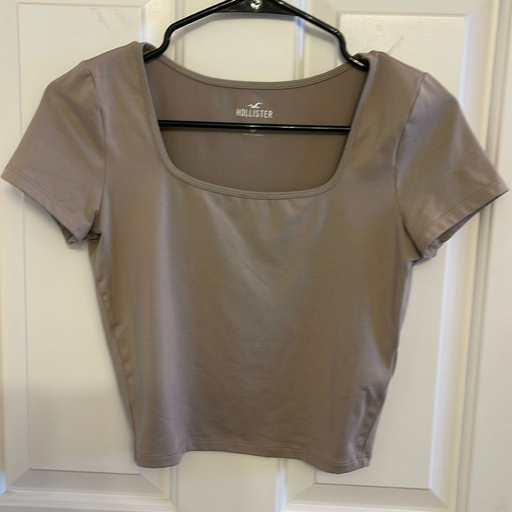 Hollister top